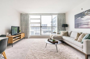 Gorgeous Designer Apartment -Close to AKL hospital